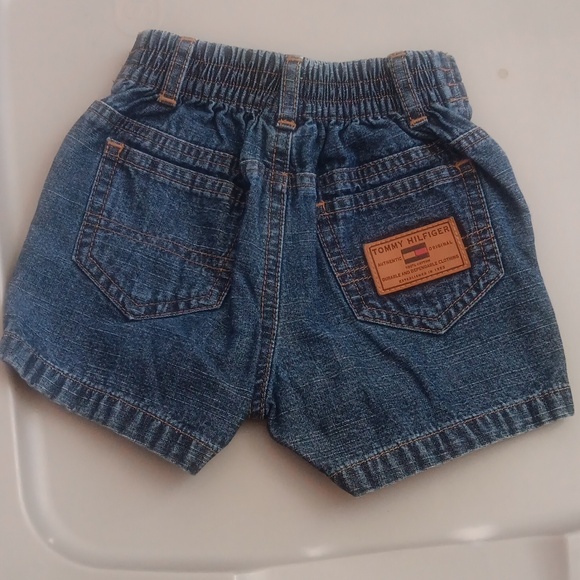 Tommy Hilfiger jean shorts for baby - Picture 2 of 2